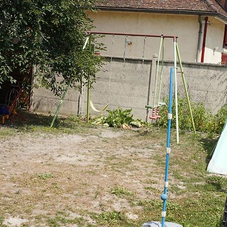 Logement Cosy Avec Stationnement Gratuit Troyes Exterior foto